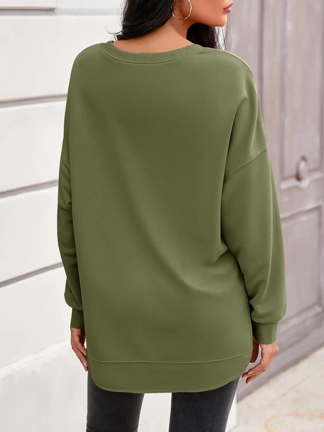 Women's Oversized Curved Hem Sweatshirt, Long Sleeve Round Neck Side Slit Casual Aesthetic Tunic Top