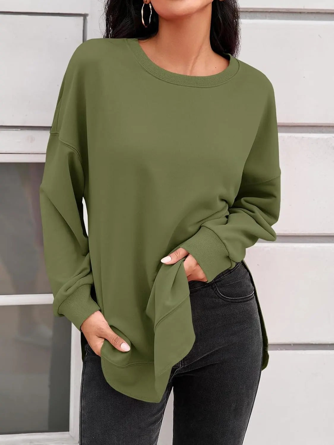 Women's Oversized Curved Hem Sweatshirt, Long Sleeve Round Neck Side Slit Casual Aesthetic Tunic Top