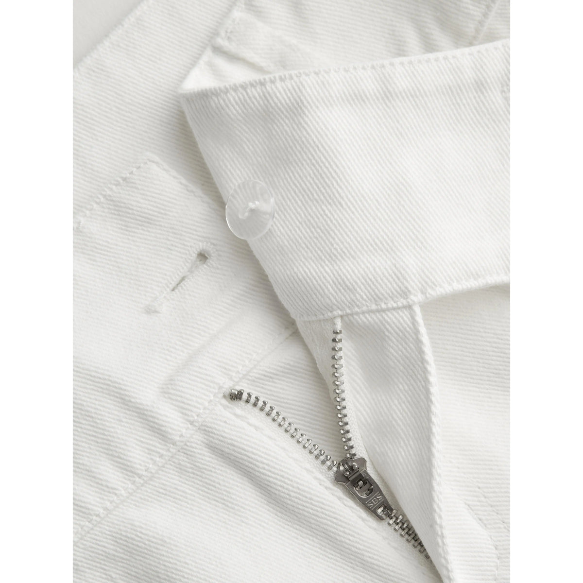 Denim Low Rise Baggy Jeans - Fitted Minimalist Trouser