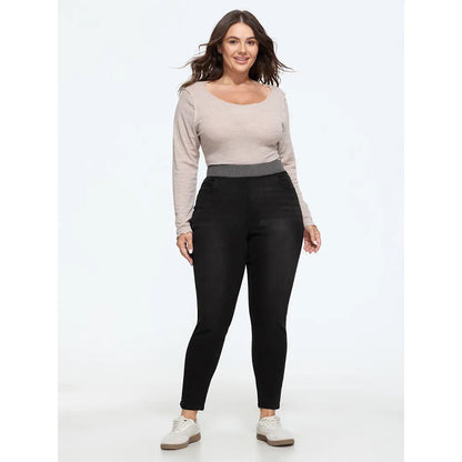 Women's Plus Size Dark Wash Skinny Jeans, Pull-On Stretch Denim With Pockets
