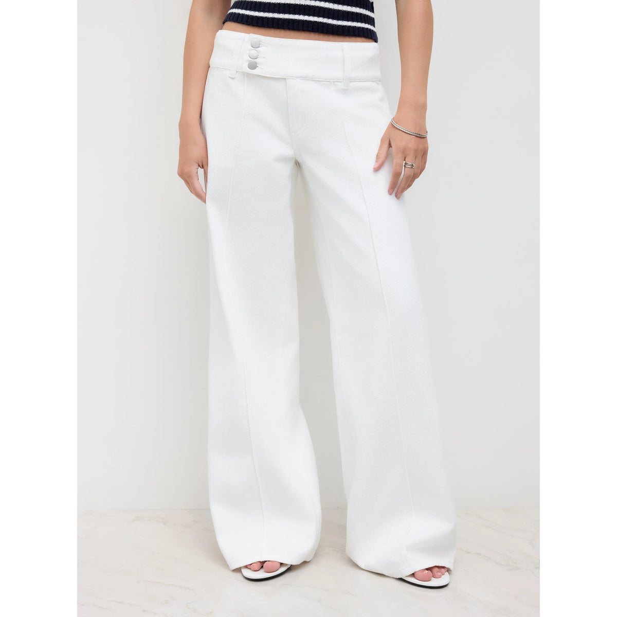 Denim Low Rise Baggy Jeans - Fitted Minimalist Trouser