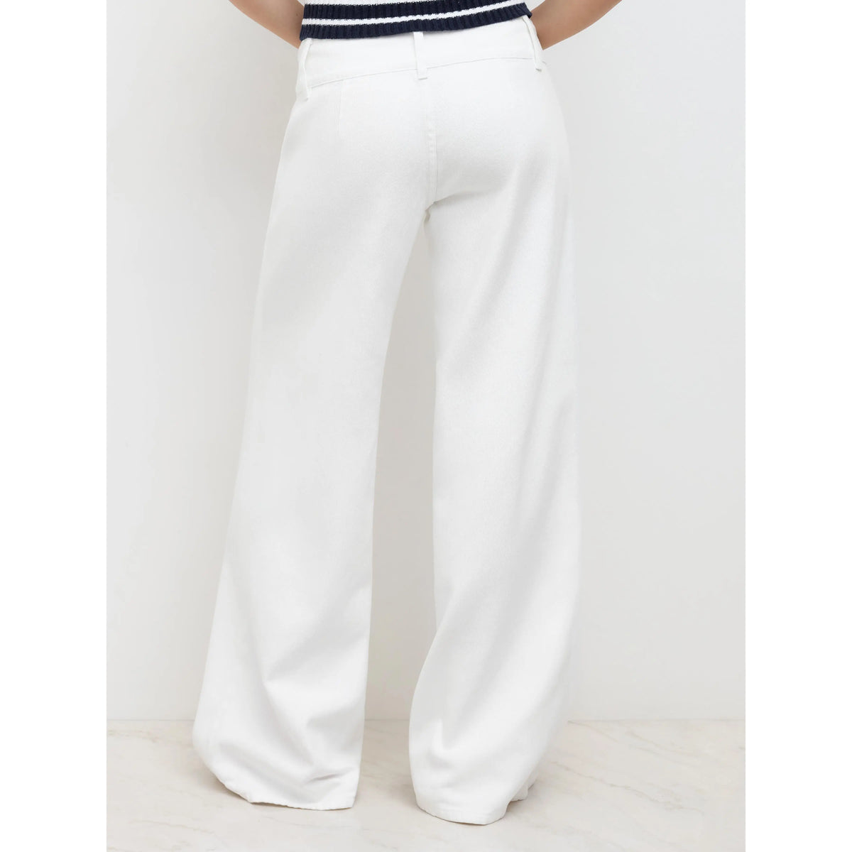 Denim Low Rise Baggy Jeans - Fitted Minimalist Trouser