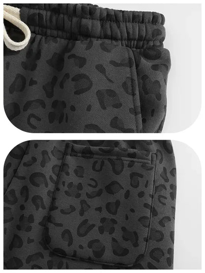 Men's leopard-print casual trousers with side pockets, lightweight and breathable soft fabric, loose comfortable casual sweatpants